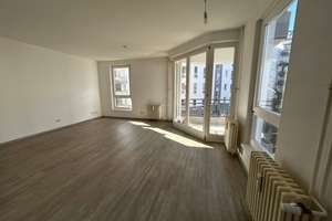 Lichtdurchflutete Pärchenwohnung freut sich auf neue Mieter! – Simon-Bolivar-Straße 23, 13055 Alt-Hohenschönhausen, Berlin – Vorschaubild 1