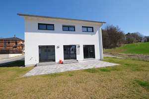 Ideale Kapitalanlage oder attraktives Eigenheim in naturnaher Lage -modernes KfW-40 Einfamilienhaus – Die vollständige Adresse der Immobilie erhältst du vom Anbieter., 92277 Hohenburg – Vorschaubild 3