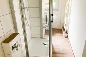 Für die Generation 50 plus: 2-Raum-Wohnung mit Balkon und Bad mit Dusche, frisch saniert – Löbauer Str. 75, 4347 Schönefeld-Ost, Leipzig – Vorschaubild 4