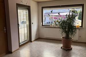 Von Privat: Gemütliches Einfamilienhaus in Schneppenbach mit Garage und Garten – Die vollständige Adresse der Immobilie erhältst du vom Anbieter., 63825 Schöllkrippen – Vorschaubild 2