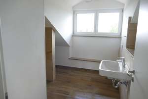 Neubau-Erstbezug, moderne Doppelhaushälfte mit 7 Zimmer – Schloßstraße 43, 85658 Egmating – Vorschaubild 18