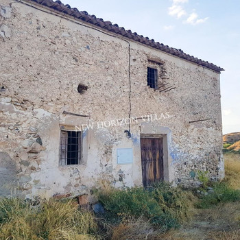 Renovierungsbedürftiges Landhaus in der Gegend von Arboleas, 100 m² Wohnfläche, 11.000 m² Grundstück