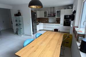 Teilweise möblierte Wohnung mit moderner EBK, Badmöbel und Garage – 40589 Wersten, Düsseldorf – Vorschaubild 3