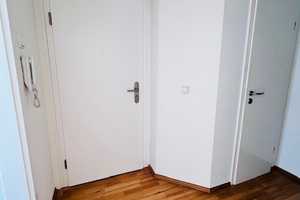 ***NETTE MIETER GESUCHT - TOLLE 2 ZIMMERWOHNUNG MIT EINBAUKÜCHE UND BALKON*** – Planetenstr. 13, 40223 Düsseldorf – Vorschaubild 2