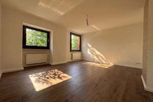 Historischer Charme trifft Moderne: Sanierte 3-Zimmer-Traumwohnung im Denkmal mit idyllischem Garten – Lindenallee 90, 50968 Marienburg, Köln – Vorschaubild 4
