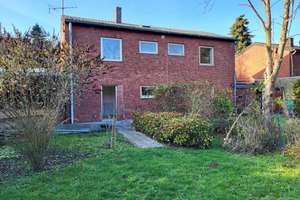 BEZUGSFREI: 2-FAMILIENHAUS MIT 2 GARAGEN UND TOLLEM GARTEN IN ROMMERSKIRCHEN-ANSTEL ZU VERKAUFEN... – Am Rosenend 5, 41569 Rommerskirchen – Vorschaubild 4
