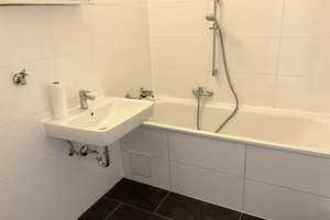 3-Zimmer-Wohnung + Loggia! Renoviert, separate Küche, Wannenbad, Aufzug – Gropiusweg 17, 44801 Querenburg, Bochum – Vorschaubild 3