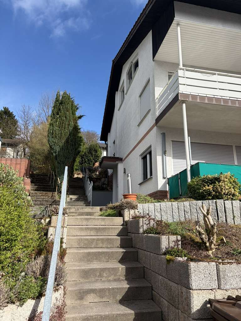 Immobilie in Neckargemünd - Attraktive 3,5-Zimmer-Dachgeschosswohnung mit Balkon und Gartenanteil - Bild 3