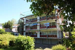 Grüne Sicht und nah am Rhein - 3 Zimmer mit Sonnenbalkon und Einzelgarage – Die vollständige Adresse der Immobilie erhältst du vom Anbieter., 53175 Plittersdorf, Bonn – Vorschaubild 2