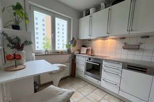 Bezugsfreie und gut geschnittene 3-Zimmer-Wohnung mit grosszügigem Balkon in Bogenhausen/Oberföhring – Die vollständige Adresse der Immobilie erhältst du vom Anbieter., 81925 Oberföhring, München – Vorschaubild 6