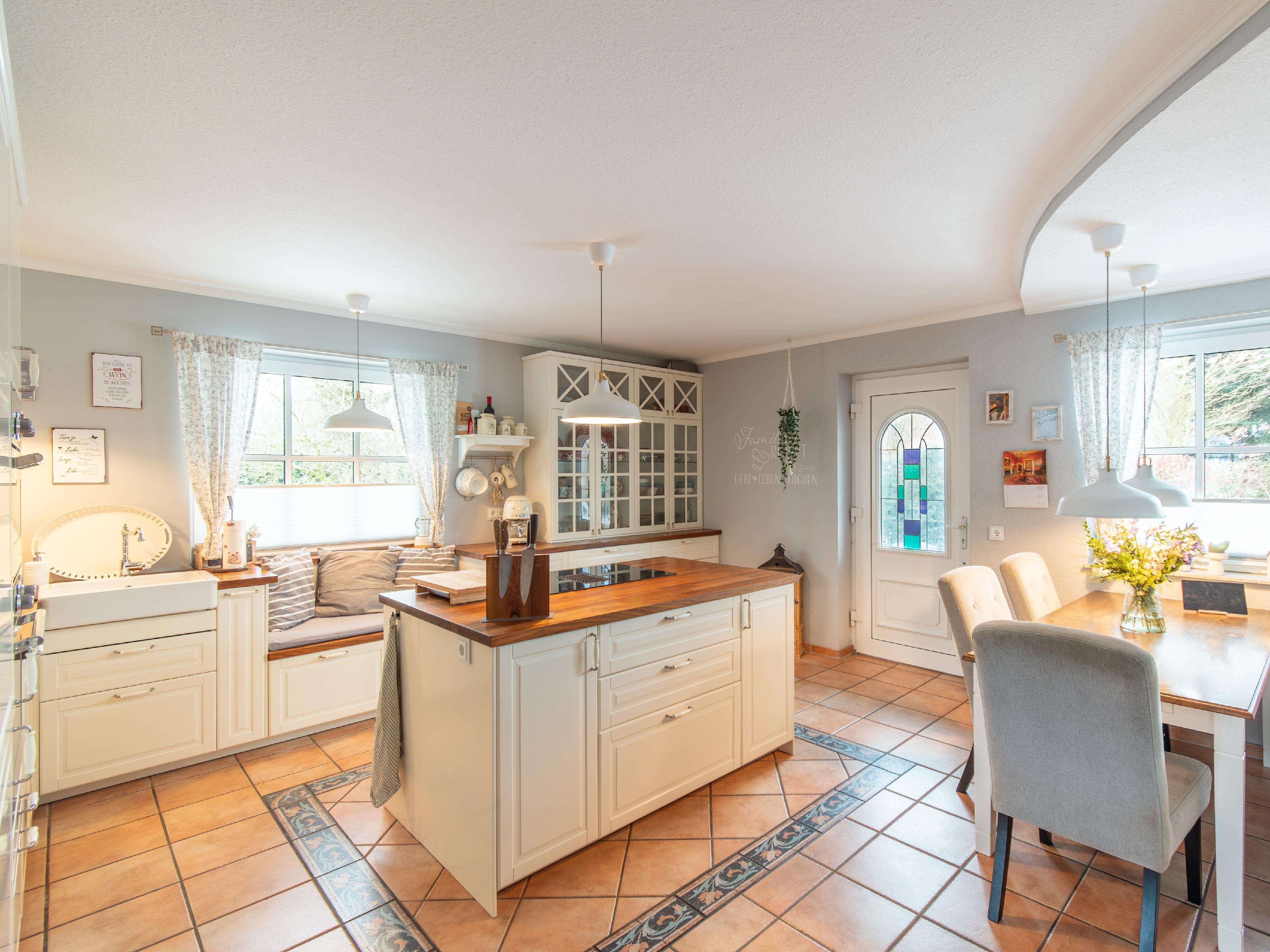 Immobilie in Stuvenborn - Exklusives Anwesen mit Einliegerwohnung, hauseigenem Irish Pub und zusätzlichem Baufenster - Bild 18