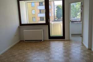 Renovierte 2-Zimmer-Wohnung mit Balkon in Neuhausen
