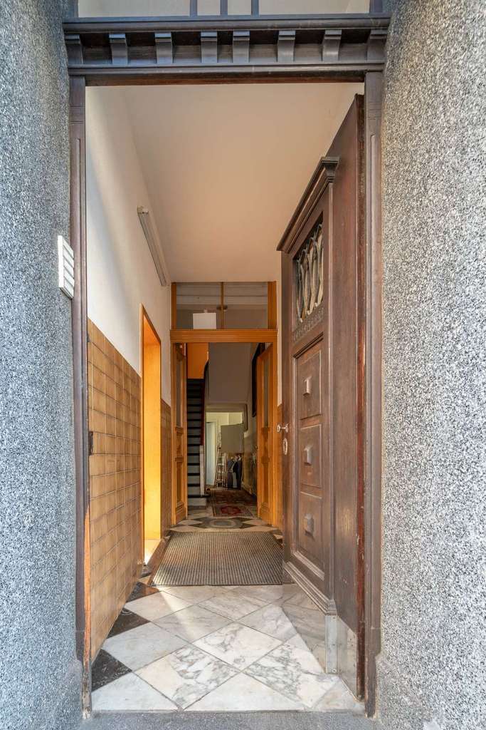 Immobilie in Krefeld - Leerstehendes Mehrfamilienhaus zur Revitalisierung - Bild 1