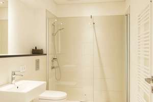 Exklusive 3-Zimmer-Wohnung mit 2 Balkonen und Tiefgaragenstellplatz in Berlin-Mitte – Chausseestraße 37, 10115 Mitte (Ortsteil), Berlin – Vorschaubild 10