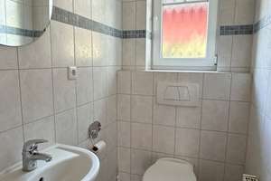 Gepflegte 4-Zimmer-Doppelhaushälfte mit Garten, Terrasse und Stellplatz in Eversten – Die vollständige Adresse der Immobilie erhältst du vom Anbieter., 26131 Eversten, Oldenburg (Oldenburg) – Vorschaubild 6