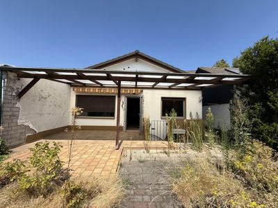 Provisionsfrei - Viel Potenzial in Monheim-Baumberg: Renovierungsbedürftiges Haus mit Garage