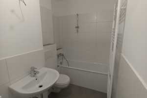 Helle 3-Zimmerwohnung mit Balkon und sanierten Badezimmer. – Kissinger Str. 50, 40229 Düsseldorf – Vorschaubild 9