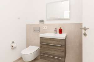 Wild Rose - Moderne Familienwohnung mit Südwest-Balkon & Stellplatz vis-à-vis Schlosspark Biesdorf – Die vollständige Adresse der Immobilie erhältst du vom Anbieter., 12683 Biesdorf, Berlin – Vorschaubild 10