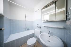 Charmantes Apartment (2. OG) mit großem Balkon, grünem Ausblick und Westpark-Nähe – Die vollständige Adresse der Immobilie erhältst du vom Anbieter., 80686 Land in Sonne, München – Vorschaubild 7
