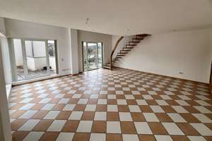 Maisonettewohnung über den Dächern von Trier mit Sonnenterrasse und Stellplätzen – Die vollständige Adresse der Immobilie erhältst du vom Anbieter., 54296 Irsch, Trier – Vorschaubild 3