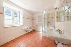 Gräfelfing! Walmdach-Villa mit sep. Gästehaus auf über 1.200m² Grund! Ausbaureserve (DG)! – Die vollständige Adresse der Immobilie erhältst du vom Anbieter., 82166 Gräfelfing – Vorschaubild 9