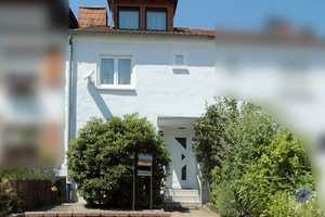 Sofort einziehen: Gemütliches Reihenmittelhaus mit kleinem, pflegeleichtem Garten – Saarpfalz-Kreis – Vorschaubild 1