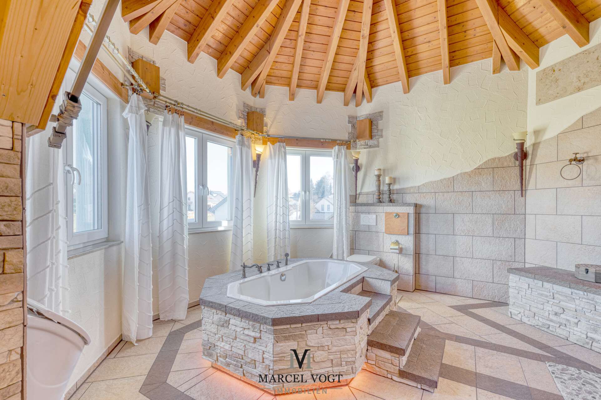 Immobilie in Hülben - Großes Familienhaus mit Premium-Ausstattung und Vermietungsoption - Bild 14