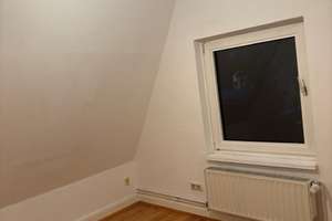 Zu vermieten: Helle 2-Zimmer-Dachgeschosswohnung mit Balkon in Hamburg-Schnelsen (61 m²) – Die vollständige Adresse der Immobilie erhältst du vom Anbieter., 22457 Schnelsen, Hamburg – Vorschaubild 7