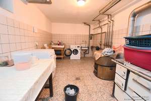 Viel Platz für Familie, 
Beruf oder Hobby!
Zweifamilienhaus mit Stall 
und weiteren Nebengebäuden – Die vollständige Adresse der Immobilie erhältst du vom Anbieter., 91183 Abenberg – Vorschaubild 12