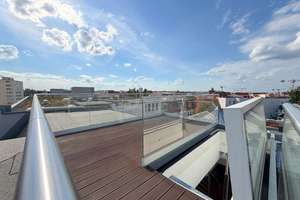 Exklusive DG-Wohnung mit Aufdachterrasse | 3 Zi | 131 m² | Klima | Aufzug | 500 m Ku’damm | IR-Sauna