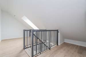 Moderne 1-Zimmer-Wohnung mit Empore 
1. Bezug nach Kernsanierung in Mönchengladbach-Dahl 
Nähe Hoc – Die vollständige Adresse der Immobilie erhältst du vom Anbieter., 41065 Dahl, Mönchengladbach – Vorschaubild 17