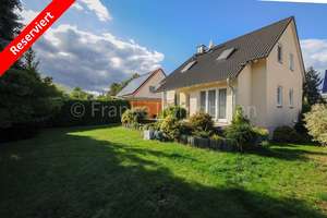 *Reserviert* - Niedersedlitz - 2005 erbautes, bezugsfreies Einfamilienhaus mit Garage – Bornaer Weg 5, 1257 Niedersedlitz, Dresden – Vorschaubild 1