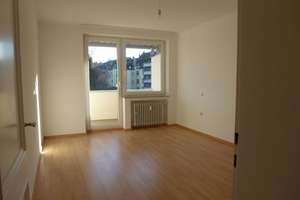 Helle 2 Zimmerwohnung mit großen Südbalkon, Provisionsfrei – 40231 Eller, Düsseldorf – Vorschaubild 4