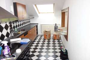 EXKLUSIV AM LESSINGPLATZ HELL + RUHIG RENOVIERT INKL. EINBAUKÜCHE LAMINAT DUSCHBAD 5. ETAGE/OBERBILK – Lessingstraße 61, 40227 Oberbilk, Düsseldorf – Vorschaubild 6