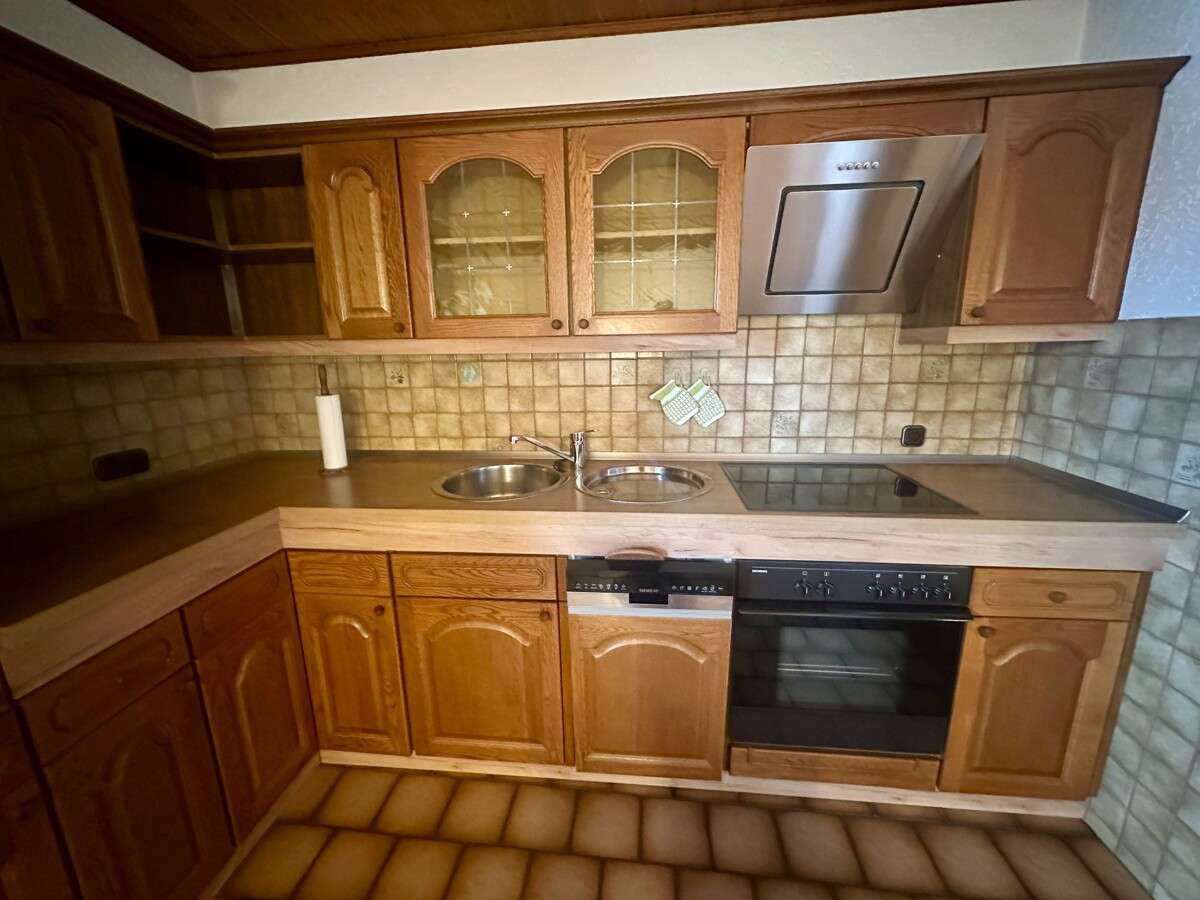 Immobilie in Oberschneiding - Willkommen Zuhause!
Großzügiges Einfamilienhaus mit Wintergarten und herrlichem Grundstück! - Bild 8