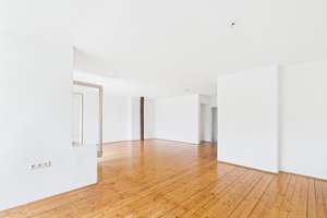 Absolute Rarität I Dachgeschossjuwel mit Terrasse & Blick auf St. Ursula in Bestlage von Schwabing – Die vollständige Adresse der Immobilie erhältst du vom Anbieter., 80803 Münchner Freiheit, München – Vorschaubild 3