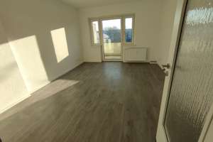 Helle 3- Zimmer- Wohnung in Stadtfeld Ost – Olvenstedter Str. 59, 39108 Stadtfeld Ost, Magdeburg – Vorschaubild 2