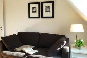 Möblierte, ruhige 2-Zimmer Dachgeschosswohnung in Regensburg-Ostenviertel – Richard-Wagner-Straße 7, 93055 Ostenviertel, Regensburg – Vorschaubild 2