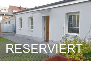 Kleiner Bungalow mit Freisitz+Kfz-Stellplatz