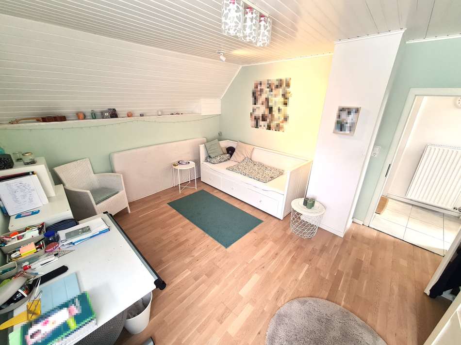 insgesamt 4 Schlafzimmer