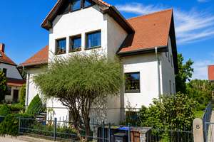 ***Familientraum, Paket aus 3 Zimmerwhg. + UG + 2 Zimmerdachwohnung, großer Garten, Doppelgarage*** – Die vollständige Adresse der Immobilie erhältst du vom Anbieter., 1157 Briesnitz, Dresden – Vorschaubild 2