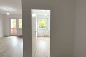 Modernes Bad! 3-Zimmer-Wohnung mit EBK und TV geschenkt! – Wolgograder Allee 62, 9123 Hutholz, Chemnitz – Vorschaubild 13