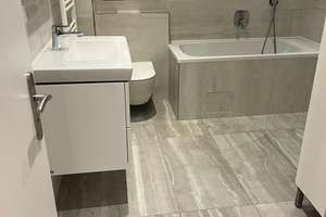 Helle 2,5-Zimmer-Wohnung mit modernem Bad und EBK in ruhiger Lage – Die vollständige Adresse der Immobilie erhältst du vom Anbieter., 12203 Lichterfelde, Berlin – Vorschaubild 1