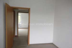 günstige 1,5 Zimmerwohnung mit Balkon – Die vollständige Adresse der Immobilie erhältst du vom Anbieter., 8525 Haselbrunn, Plauen – Vorschaubild 4