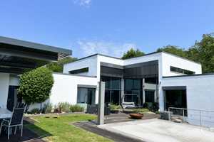 Imposantes und einzigartiges Architektenhaus mit traumhaftem Ausblick und Pool in Nordhausen – Nordhausen (Kreis) – Vorschaubild 1