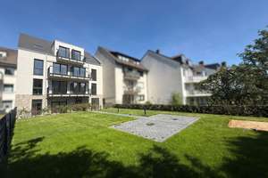Gut geschnittene 2-Zimmer-Terrassenwohnung mit Hobbyraum, zwei Badezimmer und Einbauküche