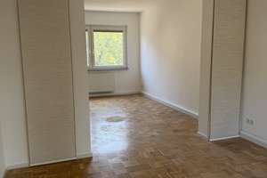 Schöne 3 Zimmer Wohnung mit kleinem Balkon u. Küche in Duisburgs bevorzugter Lage am Springwall – Die vollständige Adresse der Immobilie erhältst du vom Anbieter., 47051 Altstadt, Duisburg – Vorschaubild 3