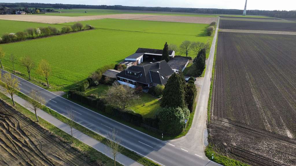 Immobilie in Niederkrüchten - TRAUMHAFTER BAUERNHOF MIT EINLIEGERWOHNUNG IN IDYLLISCHER LAGE! - Bild 1