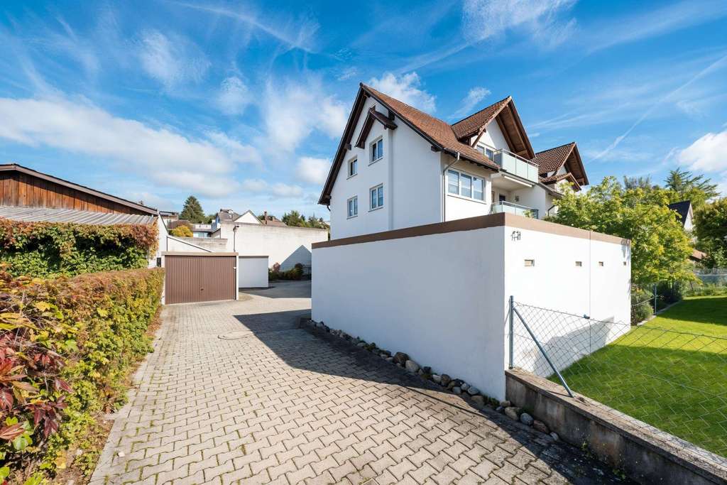 Immobilie in Markdorf - Sonnige, bezugsfreie 3-Zimmer-Wohnung im 1. OG mit Balkon und Garage in Markdorf - Bild 3