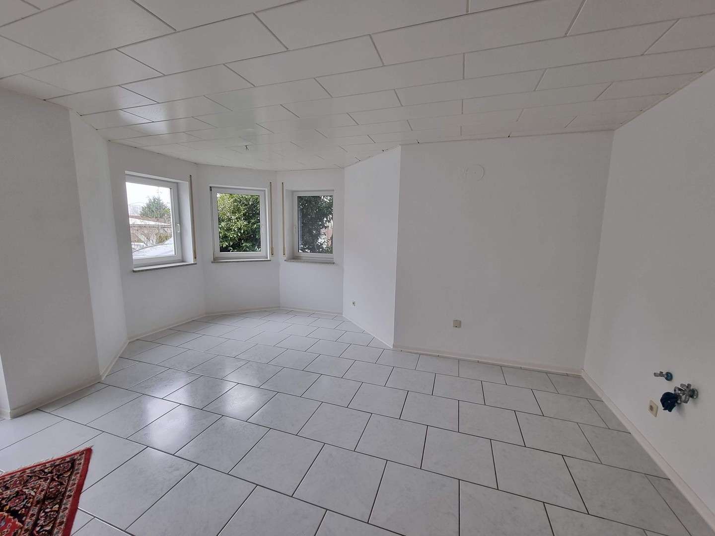 Immobilie in Burgrieden - 2-Zimmer Erdgeschosswohnung mit großem Wohnbereich, offener Küche und Garage - Bild 9